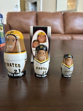 Vintage 2004 Roberto Clemente Limited Edition Nesting Doll Great Condition COA